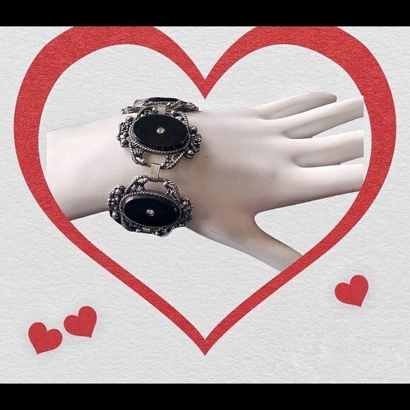 Vintage Banana Bob black glass cameo style ox silver bracelet 7.5” L - Picture 2 of 11